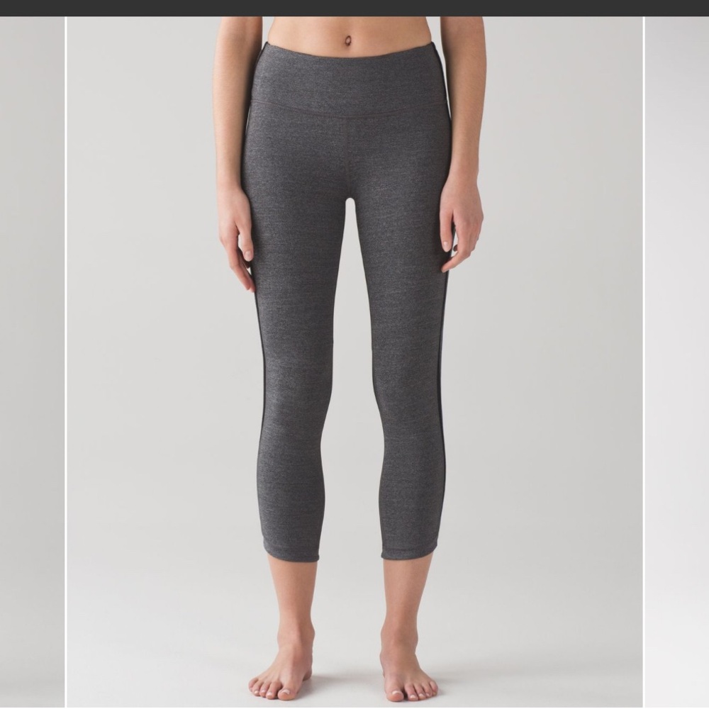 Lululemon Hit It 21' Cropped leggings, size 10